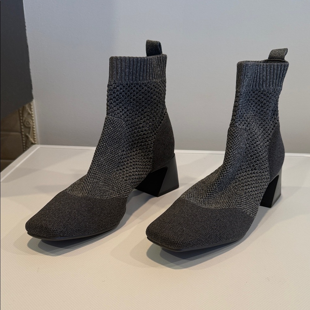 Vivaia square toe water repellent Gray Women's Ankle Boots